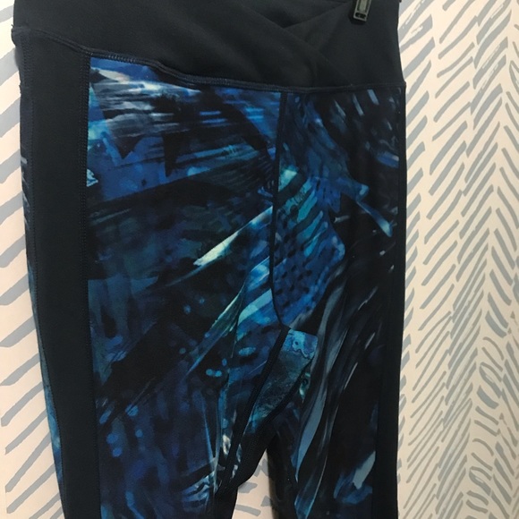 Gymshark Ocean Camo Crossover 7/8 legging - Picture 5 of 8